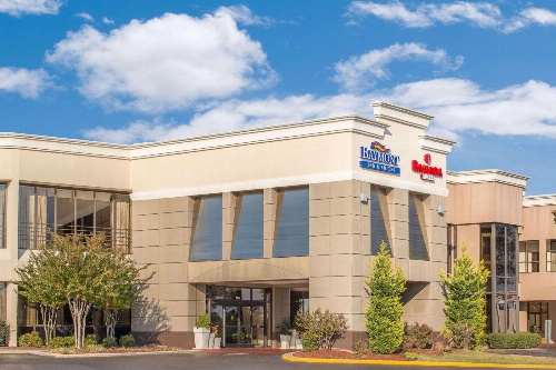 Ramada Plaza by Wyndham Fayetteville Fort Bragg Area image 1