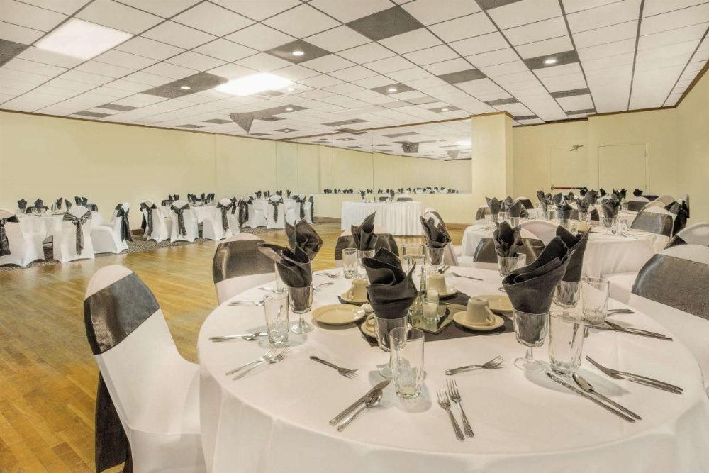 Ramada Plaza by Wyndham Fayetteville Fort Bragg Area Image 18