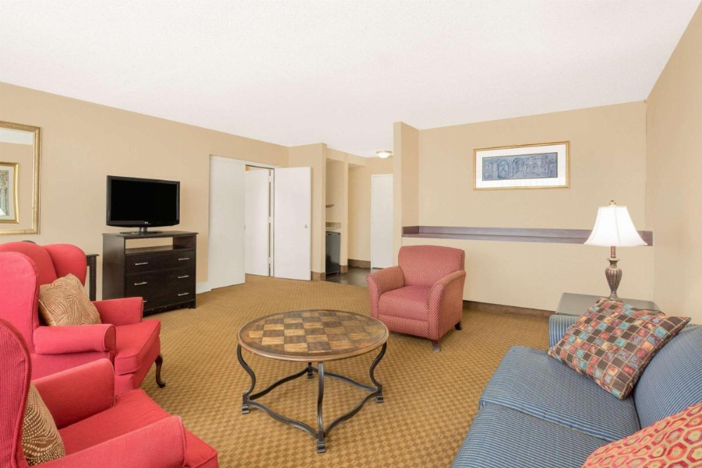 Ramada Plaza by Wyndham Fayetteville Fort Bragg Area Image 19