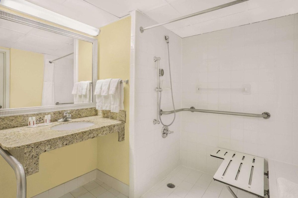 Ramada Plaza by Wyndham Fayetteville Fort Bragg Area Image 35