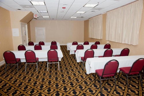 Ramada Plaza by Wyndham Fayetteville Fort Bragg Area image 45