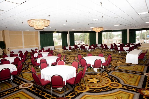 Ramada Plaza by Wyndham Fayetteville Fort Bragg Area image 47